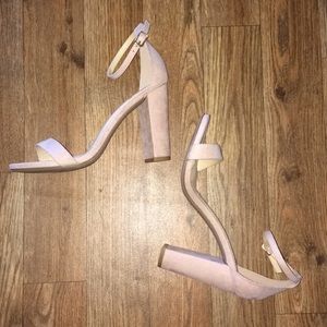 Lulu’s Nude/ Light Blush 7.5 Strappy Pump 👡